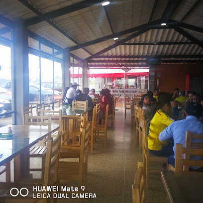 restaurante el laurel emanuel - Klm 11 via, Bogotá - Tunja, Tunja, Boyacá, Colombia