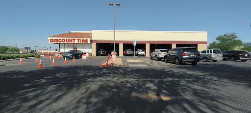 Tire Shop «Discount Tire Store», reviews and photos, 2422 E Bell Rd, Phoenix, AZ 85032, USA