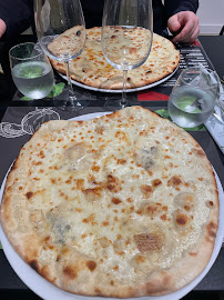 Plats et boissons du Pizzeria Chez Oliv’ à Saint-Cyr-l'École - n°2