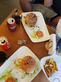 Hamburger du Restaurant méditerranéen Cook'n Saj à Paris - n°17