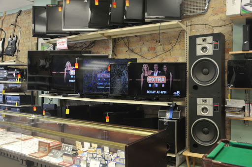 Pawn Shop «Gold Star Jewelry & Coin Co.», reviews and photos, 7048 N Clark St, Chicago, IL 60626, USA