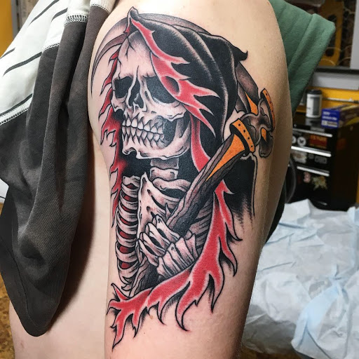 Tattoo Shop «12 Volt Tattoo Chico», reviews and photos, 194 E 8th St, Chico, CA 95928, USA