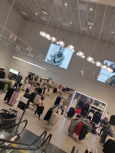 Clothing Store «H&M», reviews and photos, 11401 NW 12th St, Miami, FL 33172, USA