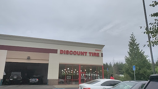 Tire Shop «Discount Tire Store - Beaverton, OR», reviews and photos, 18643 NW Eider Ct, Beaverton, OR 97006, USA
