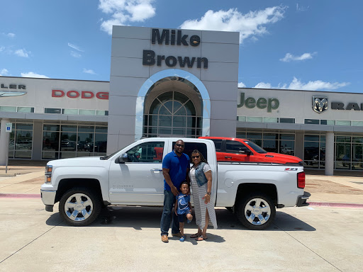 Car Dealer «Mike Brown Chrysler Dodge Jeep», reviews and photos, 4970 E Hwy 377, Granbury, TX 76049, USA