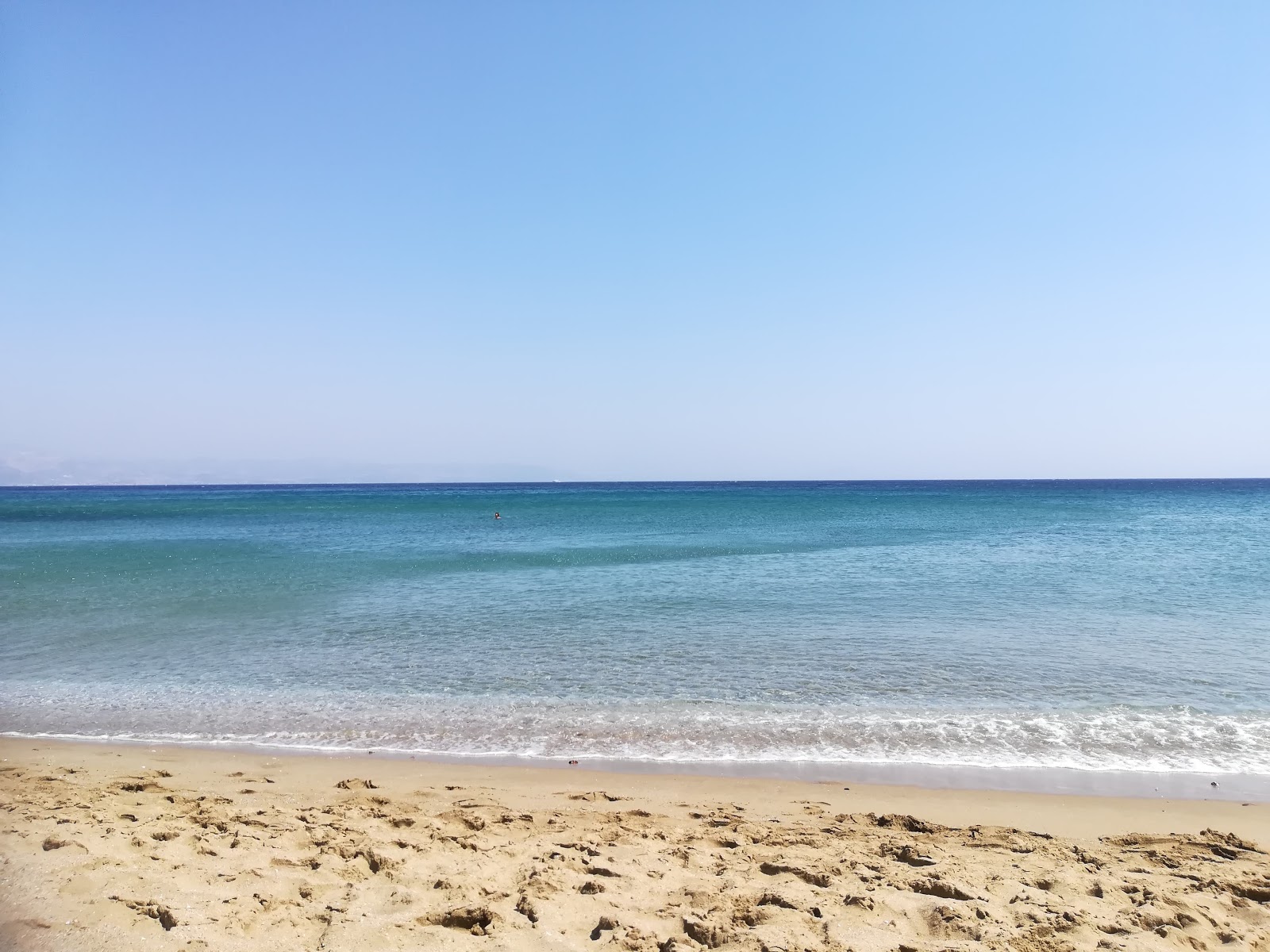Foto di Kalogeros beach con molto pulita livello di pulizia