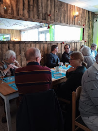 Atmosphère du Restaurant L'Oustal à Belvèze-du-Razès - n°3