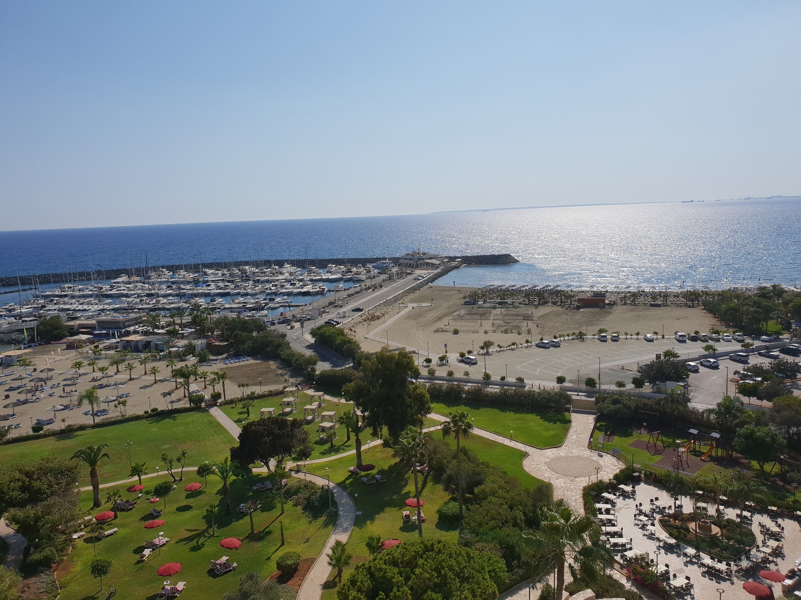 Foto von Parekklisia beach annehmlichkeitenbereich
