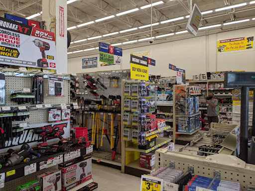 Hardware Store «Harbor Freight Tools», reviews and photos, 1704 E Belt Line Rd, Richardson, TX 75081, USA