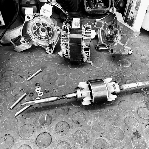 ΒΙΔΑΚΗΣ ΜΙΧΑΛΗΣ ΕΠΙΣΚΕΥΕΣ ΗΛΕΚΤΡΙΚΩΝ ΟΙΚΙΑΚΩΝ ΣΥΣΚΕΥΩΝ Vidakis - Κατάστημα ηλεκτρονικών ειδών