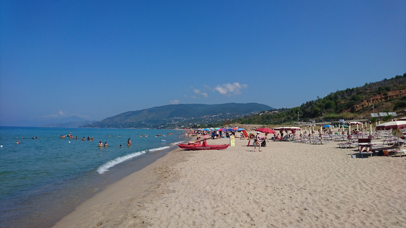 Spiaggia Le Saline II'in fotoğrafı mavi sular yüzey ile