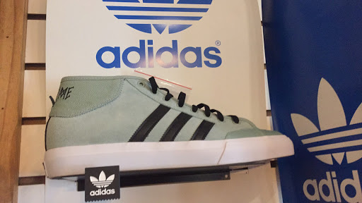 Skateboard Park «Asylum Skate Park», reviews and photos, 29850 Skokie Hwy, Lake Bluff, IL 60044, USA