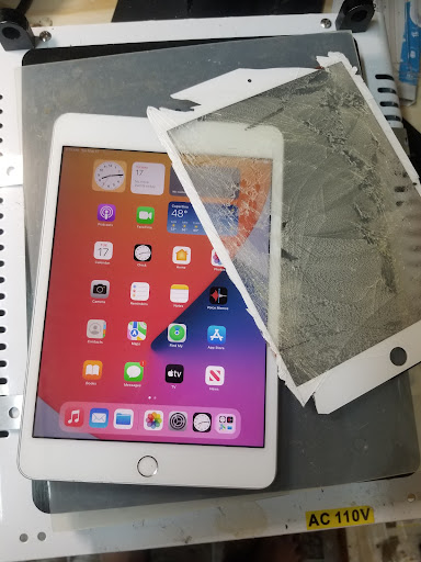 Cell Phone Store «Cell N Comp Repairs», reviews and photos, 6314 N Western Ave, Chicago, IL 60659, USA