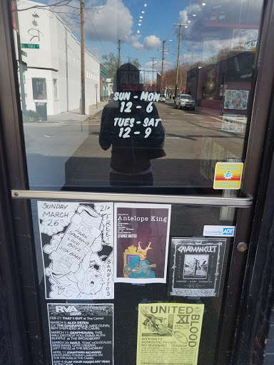 Tattoo Shop «Heroes & Ghosts Tattoo», reviews and photos, 3035 W Cary St, Richmond, VA 23221, USA