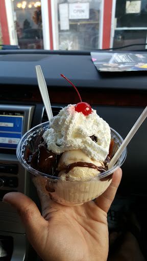 Ice Cream Shop «Milkhouse Ice Cream and Coffee Cafe», reviews and photos, 4189 Keewahdin Rd, Fort Gratiot Twp, MI 48059, USA