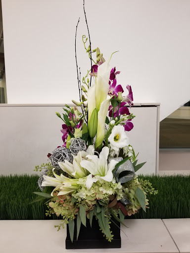 Florist «Event Connoisseur Flowers & Gifts», reviews and photos, 39 New London Turnpike #116, Glastonbury, CT 06033, USA