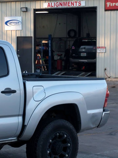 Tire Shop «North Hall Tire & Wheel», reviews and photos, 2816 Cleveland Hwy, Gainesville, GA 30506, USA