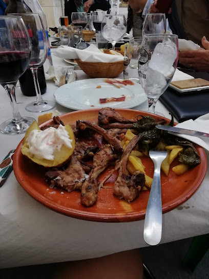 Restaurante Los Leones - Av. de Cuba, 61, 41570 Badolatosa, Sevilla, Spain