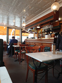 Atmosphère du Restaurant Café de la Poste à Elbeuf - n°1