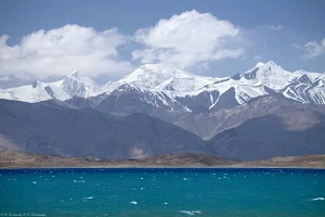 Karakul Lake image