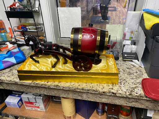 Liquor Store «D & M Liquor Store», reviews and photos, 595 Ralph David Abernathy Blvd, Atlanta, GA 30312, USA