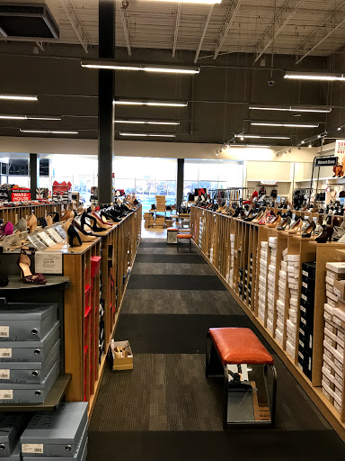 Shoe Store «DSW Designer Shoe Warehouse», reviews and photos, 300 Commons Way, Bridgewater, NJ 08807, USA