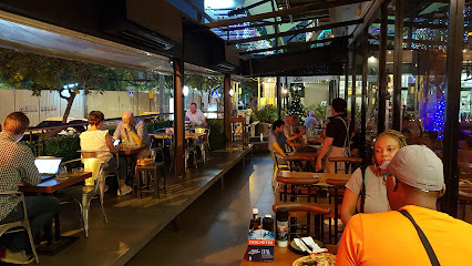 Mickey,s Diner BKK - 31 อาคาร Portico, Soi Langsuan, Lumphini, Pathum Wan, Bangkok 10330, Thailand