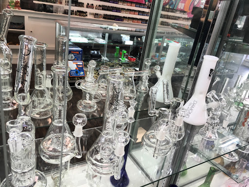 Tobacco Shop «201 Smoke Shop», reviews and photos, 90 W Palisade Ave, Englewood, NJ 07631, USA