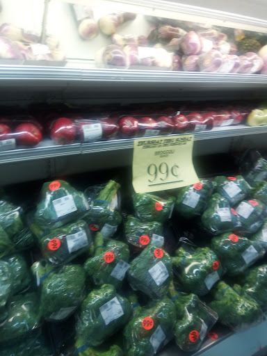 Grocery Store «Miles Supermarket», reviews and photos, 4127 E 131st St, Cleveland, OH 44105, USA