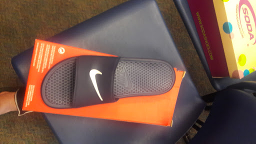 Shoe Store «Shoe Carnival», reviews and photos, 3408 S Glenstone Ave, Springfield, MO 65804, USA