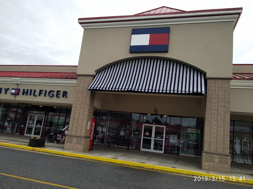 Outlet Mall «Tanger Outlet Commerce», reviews and photos, 800 Steven B Tanger Blvd, Commerce, GA 30529, USA