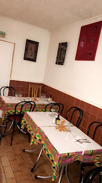 Atmosphère du Restaurant de spécialités d'Afrique de l'Ouest Restaurant Grand Bassam à Paris - n°1