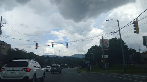 Shopping Mall «Innsbruck Mall», reviews and photos, 85 Tunnel Rd #40, Asheville, NC 28805, USA