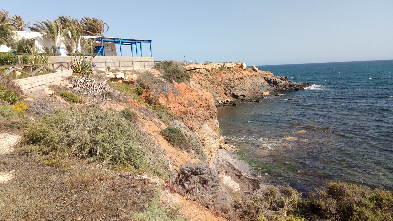 Fotografija Cala de las Melvas z ravna obala
