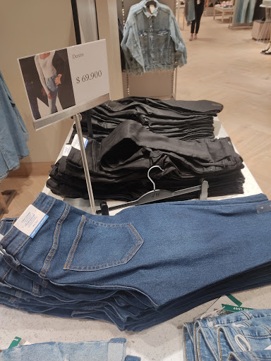 Stores to buy women's baggy pants Barranquilla