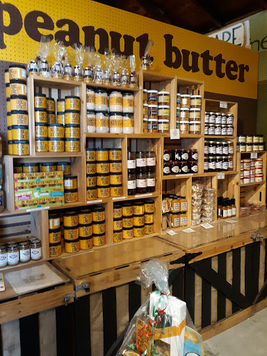 Shopping Mall «West End Garage, Cape May», reviews and photos, 484 W Perry St, Cape May, NJ 08204, USA