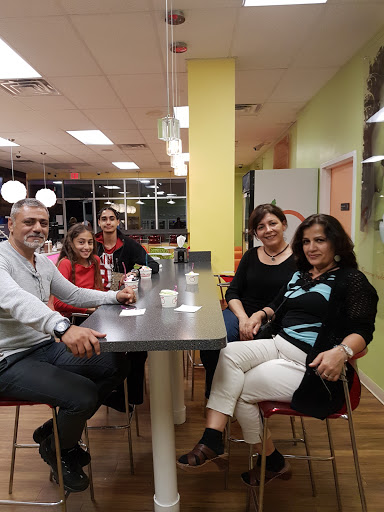 Frozen Yogurt Shop «Peachwave», reviews and photos, 702 Bridgeport Ave, Shelton, CT 06484, USA