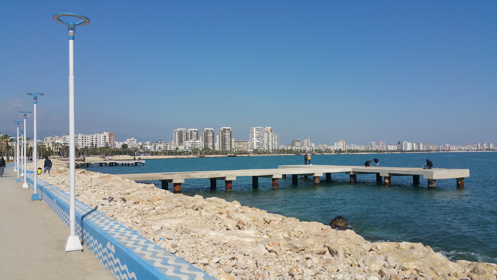 Photo of Mersin beach and the settlement