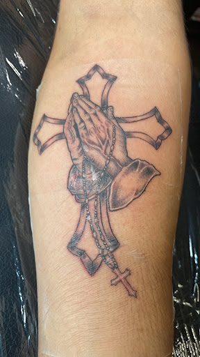 Explore native american tattoo ideas for men, creative tattoo ideas in Naples, available at IndigenousTinta tattoo studio