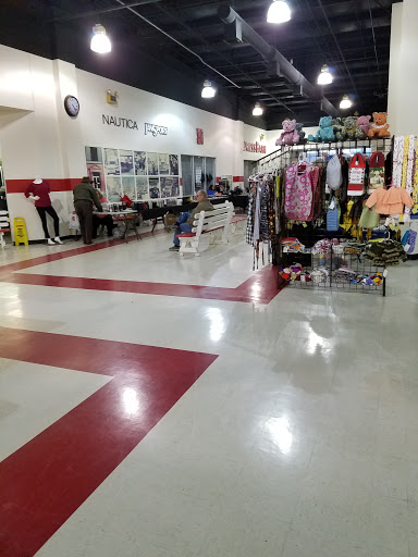 Shopping Mall «Butler Outlet Mall», reviews and photos, 2529 KY-227, Carrollton, KY 41008, USA