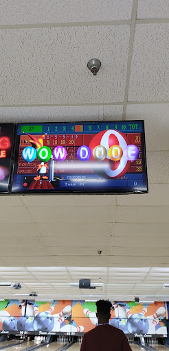 Bowling Supply Shop «Fiesta Lanes Bowling Center», reviews and photos, 1202 Huisache Ave, New Braunfels, TX 78130, USA