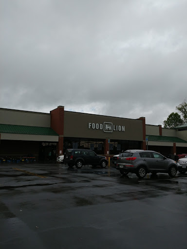 Food Lion, 845 Village Blvd, Abingdon, VA 24210, USA, 