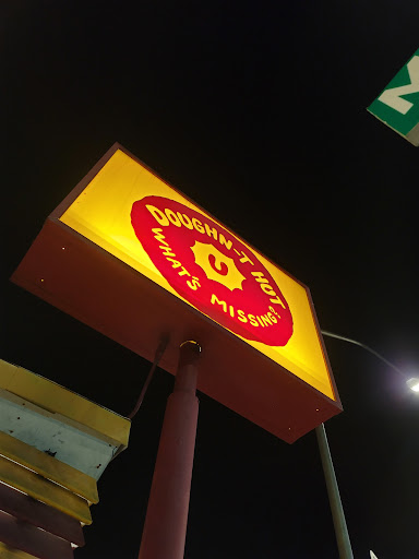 Donut Shop «Donut Hut», reviews and photos, 2025 W Magnolia Blvd, Burbank, CA 91506, USA