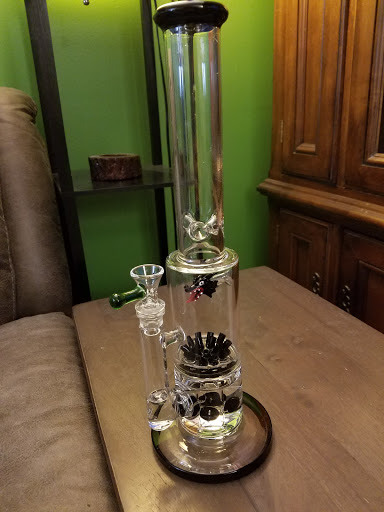 Tobacco Shop «Wonderland Smoke Shop East Brunswick», reviews and photos, 272 NJ-18, East Brunswick, NJ 08816, USA