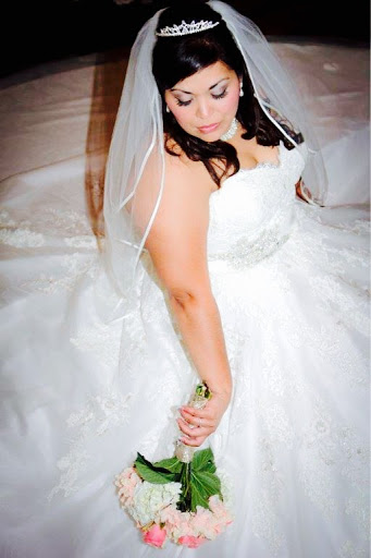 Bridal Shop «Strut Bridal Salon - Sizes 12+», reviews and photos, 4264 Atlantic Ave, Long Beach, CA 90807, USA