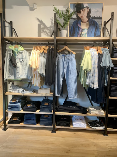 Comments and reviews of Levi's® Milton Keynes
