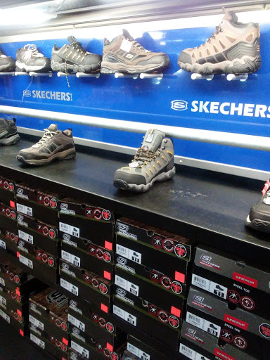 Shoe Store «SKECHERS Factory Outlet», reviews and photos, 8460 Gulf Fwy, Houston, TX 77017, USA