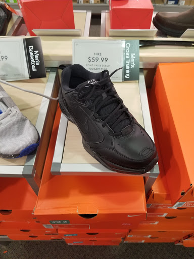 Shoe Store «DSW Designer Shoe Warehouse», reviews and photos, 2201 S Interstate 35 E, Denton, TX 76205, USA