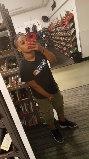 Department Store «Nordstrom Rack Lake Brandon Plaza», reviews and photos, 11201 Causeway Blvd, Brandon, FL 33511, USA