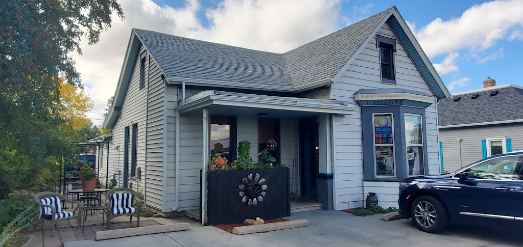 Salon 202 & Day Spa 82834